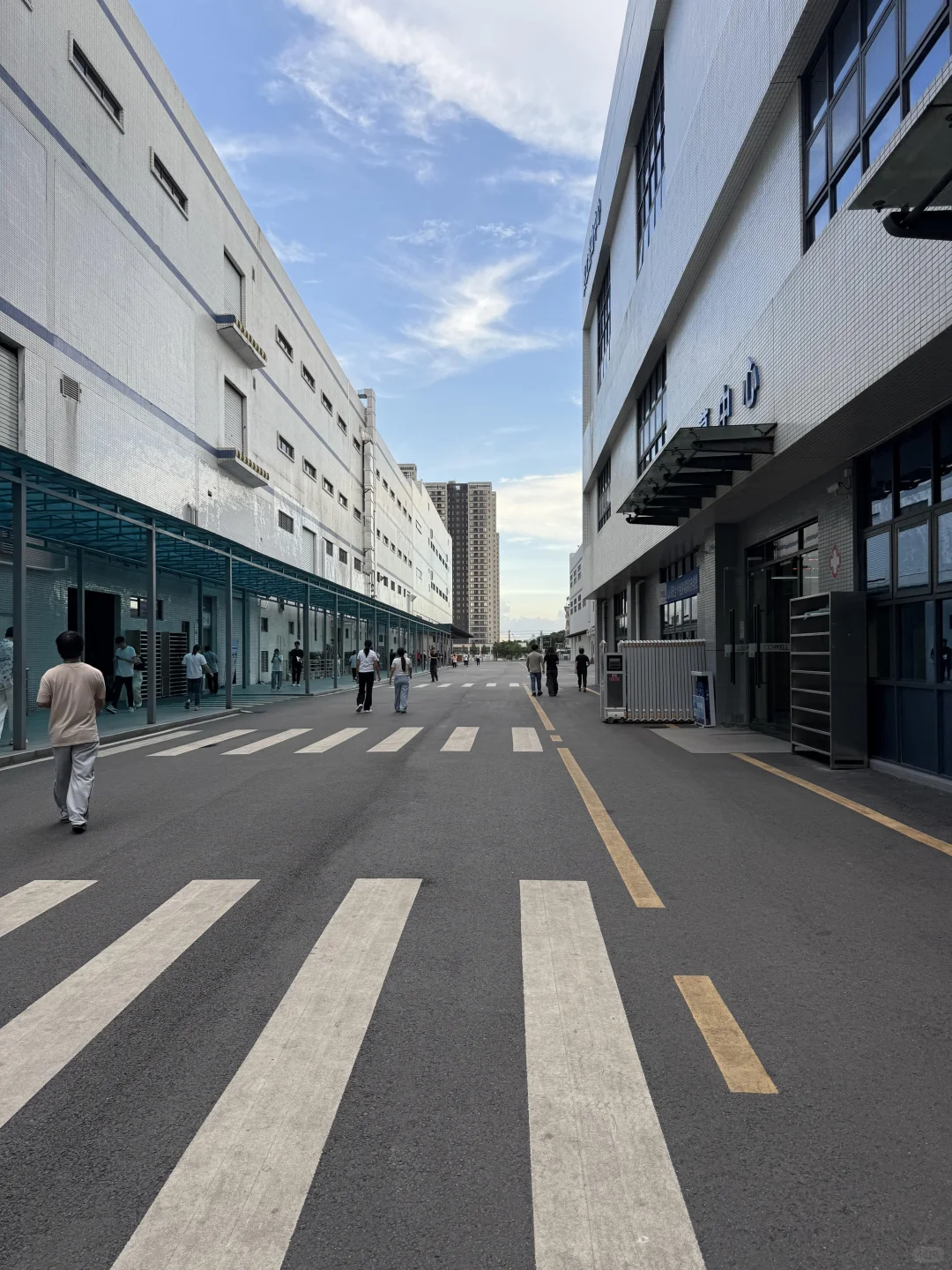 在抚州老家，一个月有个5500，好像还挺舒服的