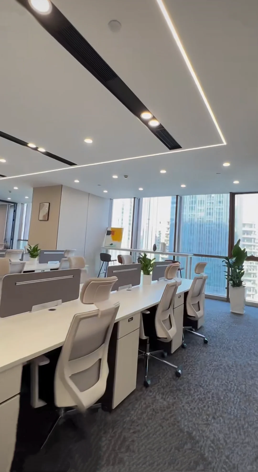 宝子们 上5休2纯文职月5300不要经验有宿舍