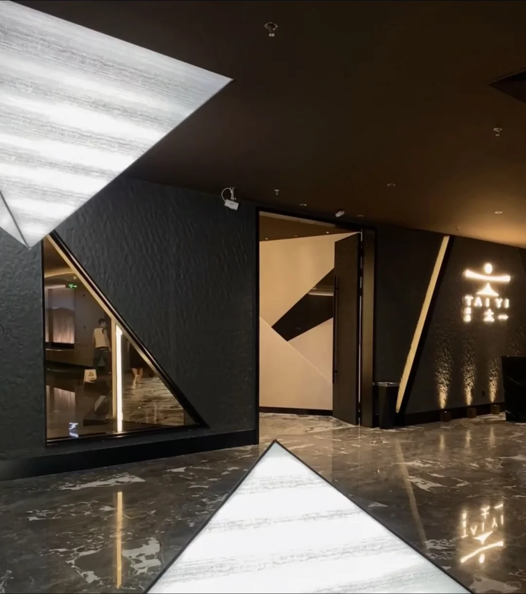 沈阳招聘 急缺水吧员一名