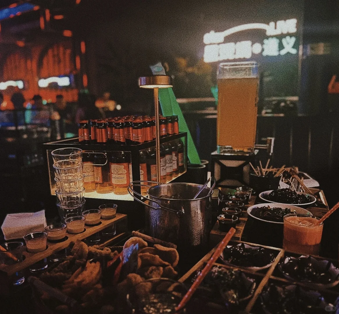 杭州小酒馆招聘服务员 7000