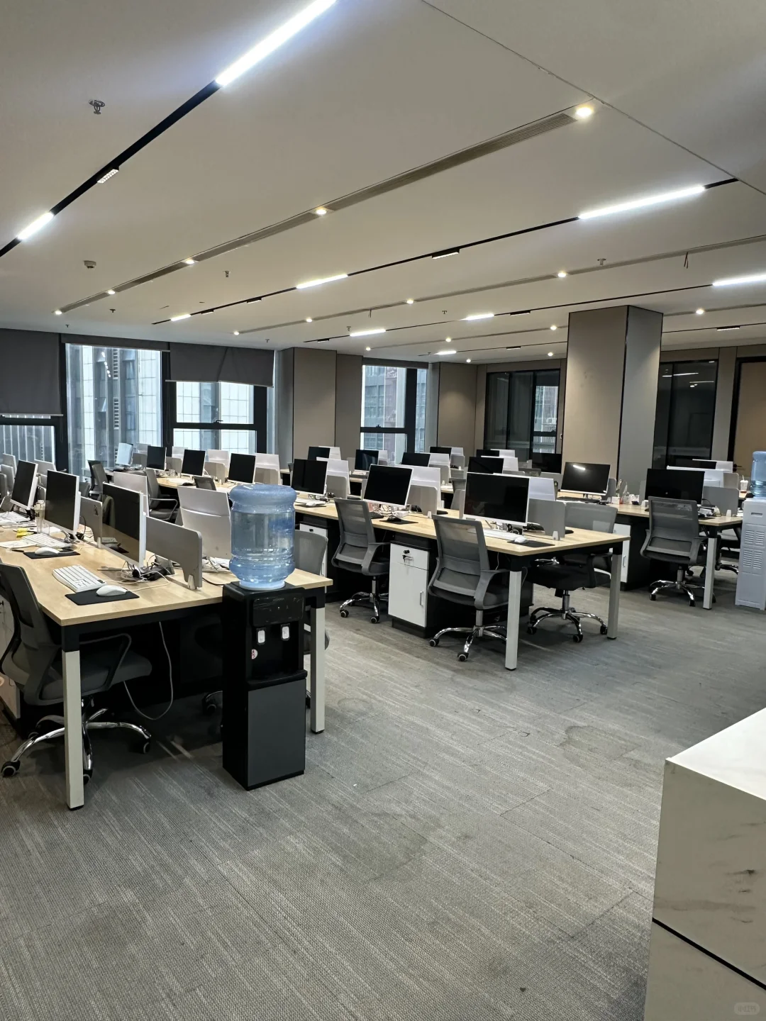 早十晚七点半，交社保，无责4k起