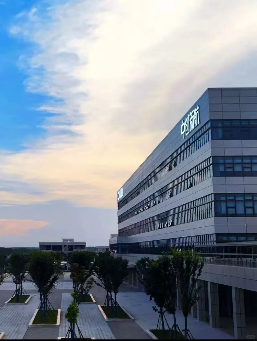 我也不想进厂啊 但一个月7000多是真的爽