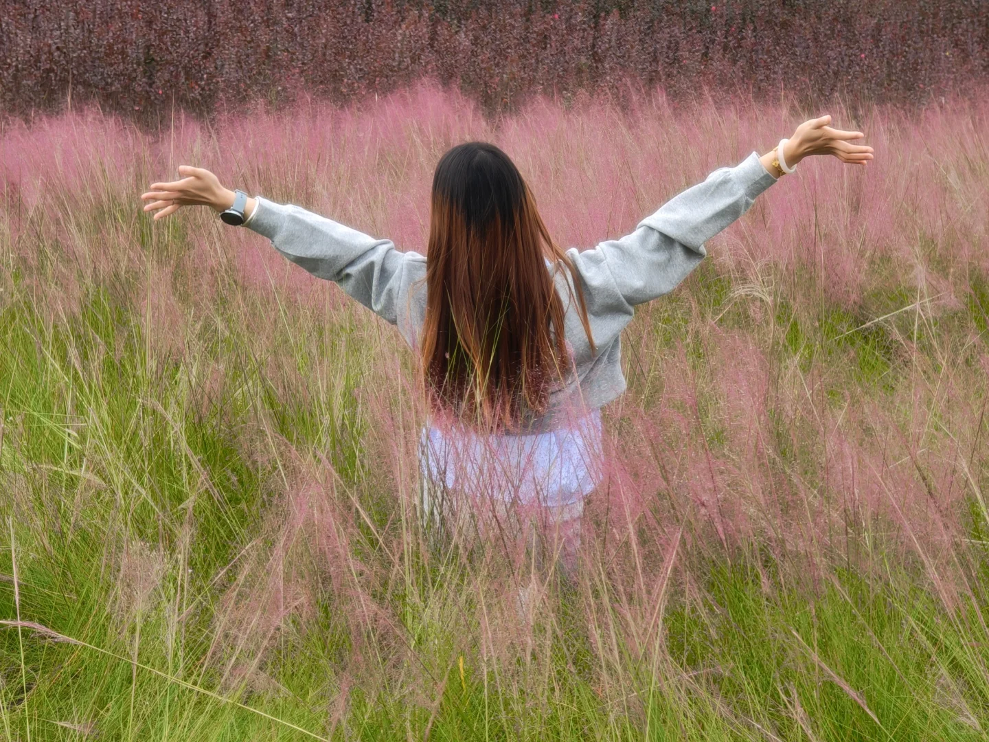 我有钱我不给你花嘛 我还想给你提路虎揽胜呢