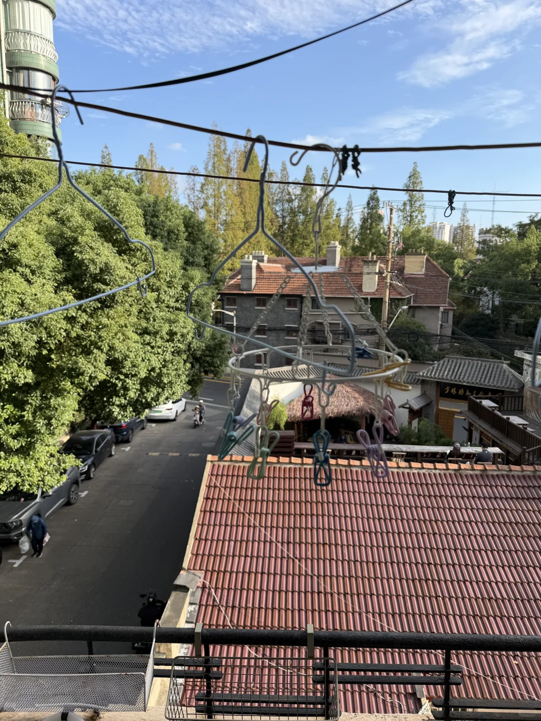 搬离了张爱玲幼居的街区