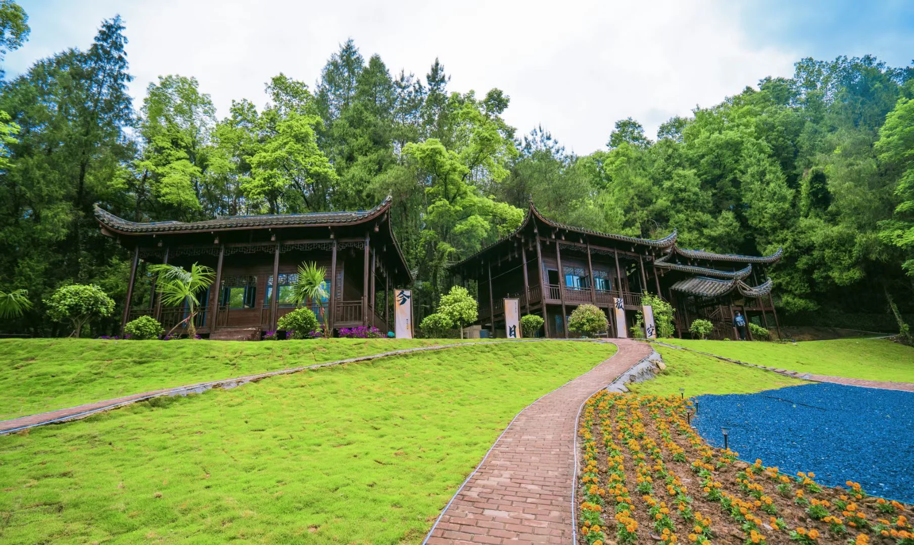 张家界核心景区招募 6-8K/月