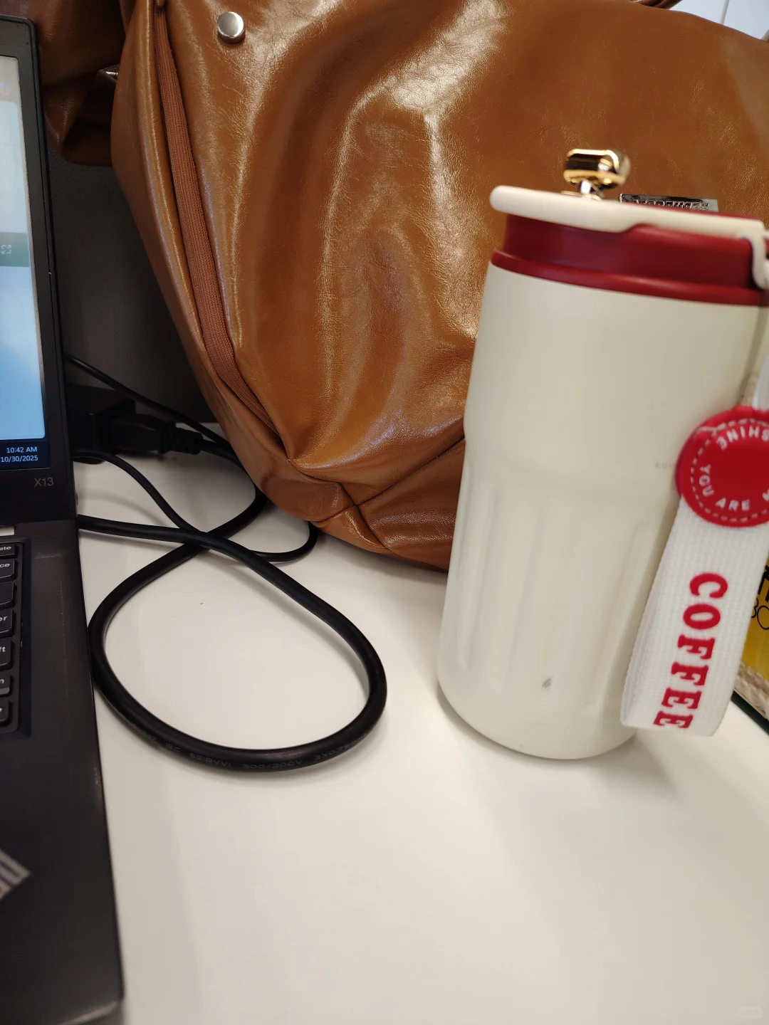 律所你把我们实习生养得好差