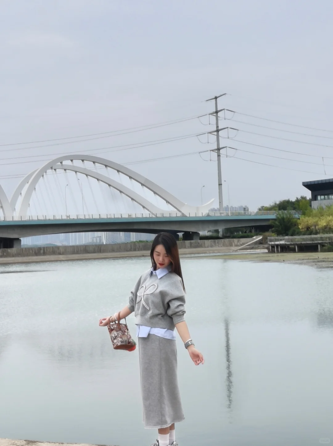 我有钱我不给你花嘛 我还想给你提路虎揽胜呢