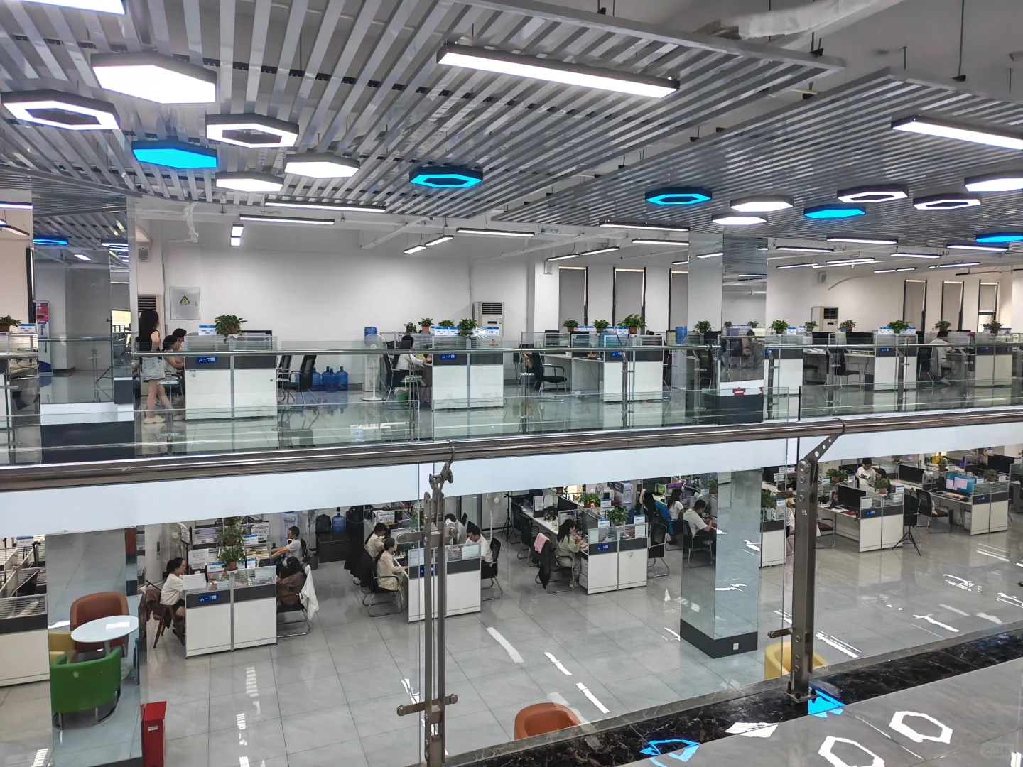 公司搬到柳州，急招人