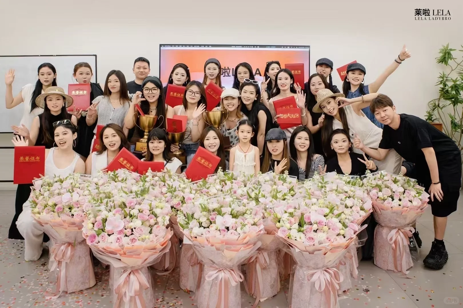 巴中好工作来啦，招募性格开朗的小姐姐