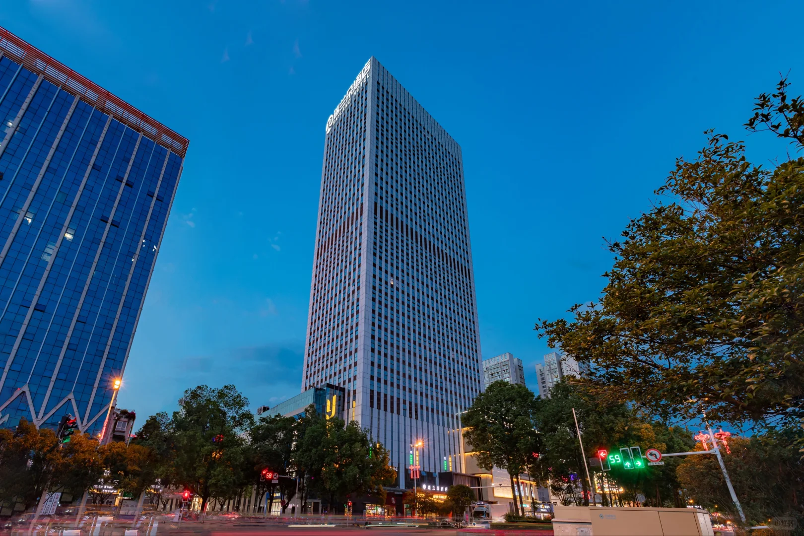 瑞兰朵酒店招聘前台啦！！！！