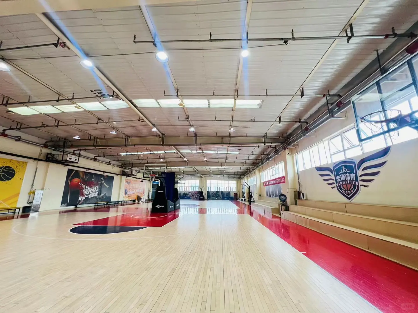 篮球馆招前台（男）