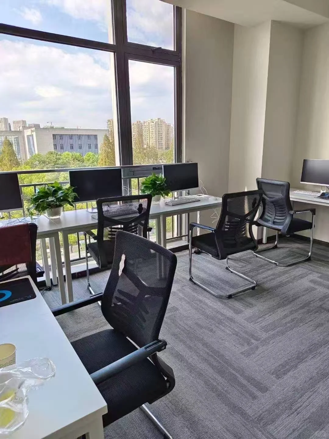 招聘办公文员啦