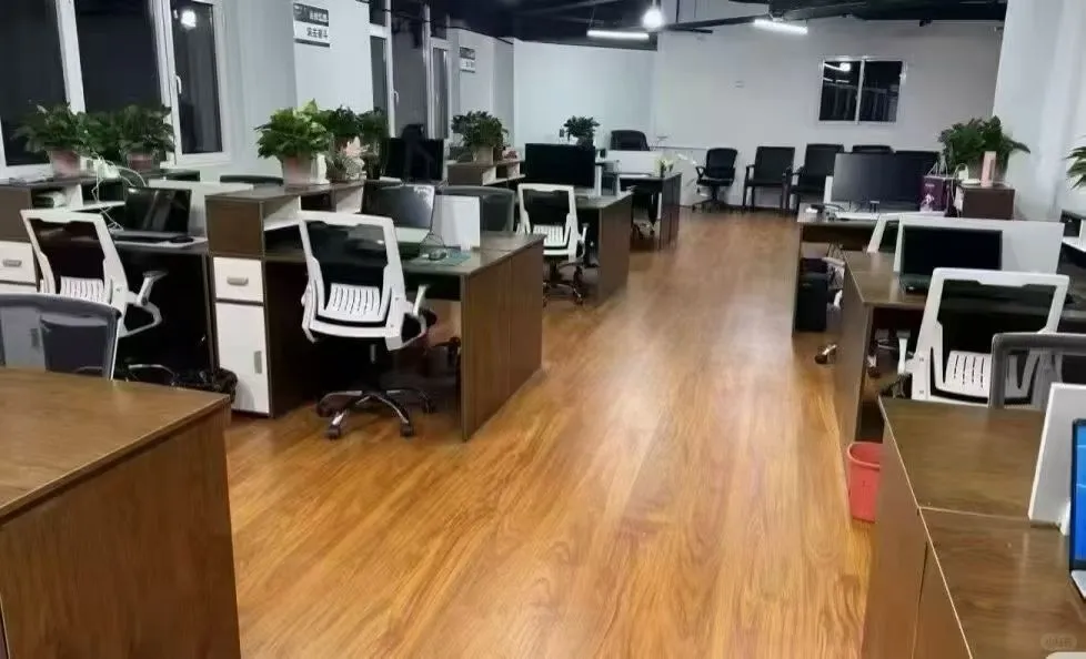 招聘劳务专员，18-35岁，可接受实习生-