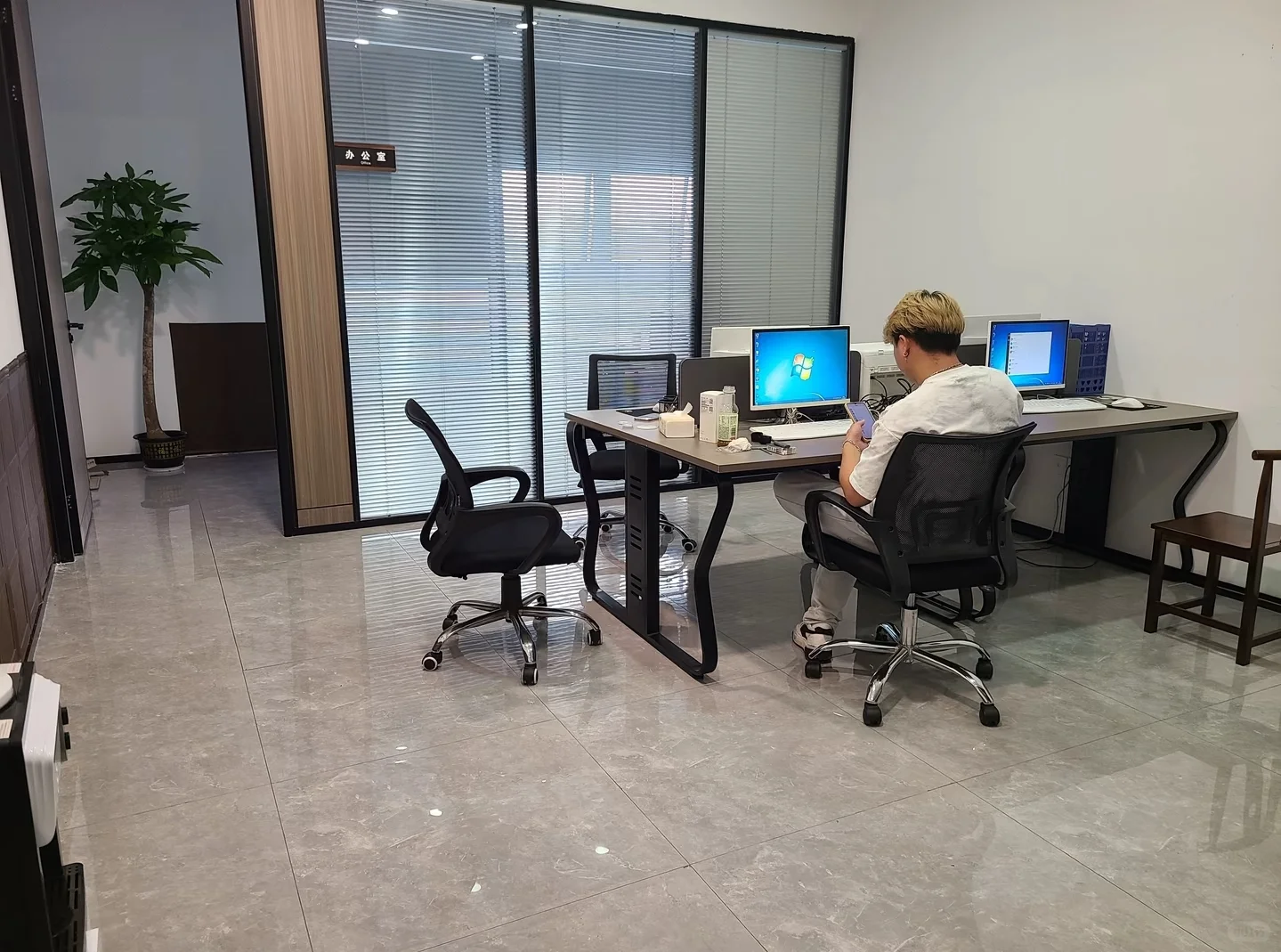 菏泽有找人事招聘工作的吗？火车站附近上班