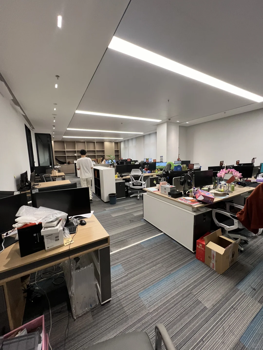 上海初创公司 早十晚六工作制