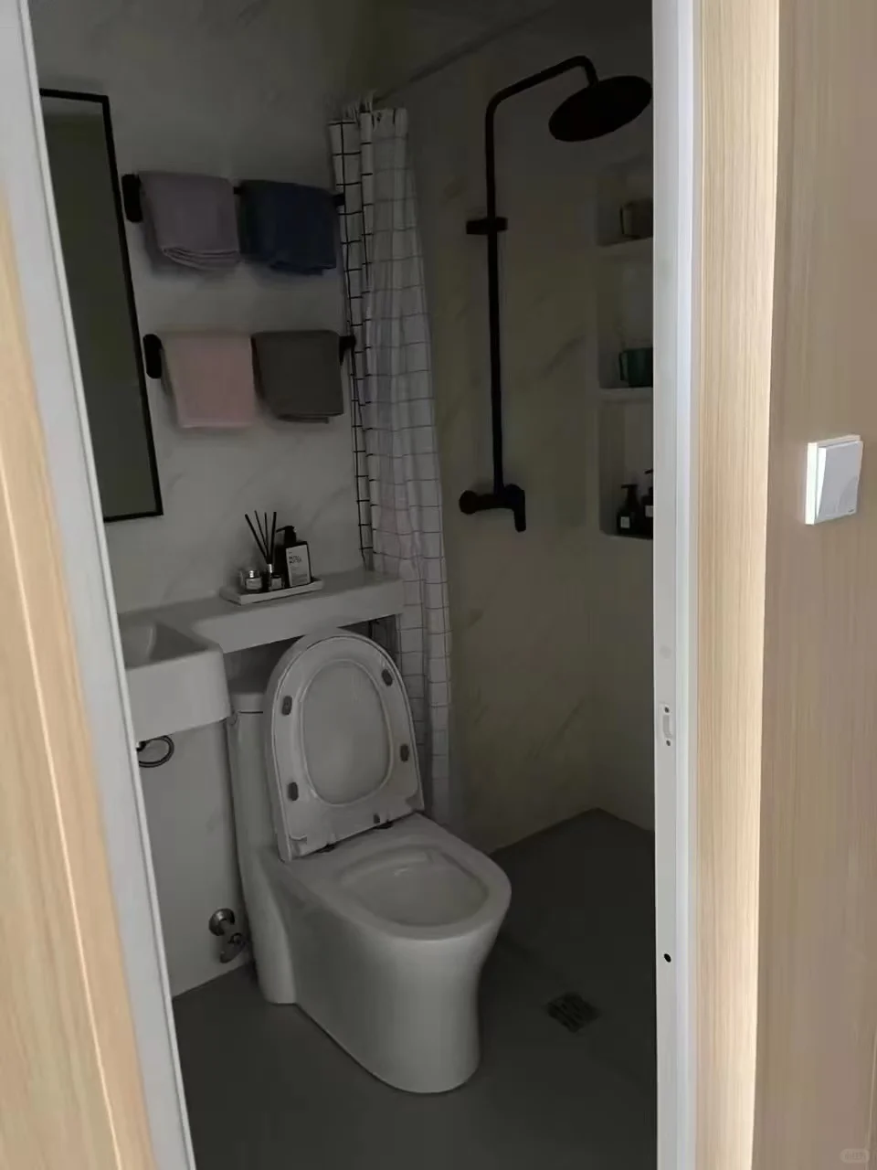 咸阳秦都区新能源厂，不穿无尘服，吃住免费