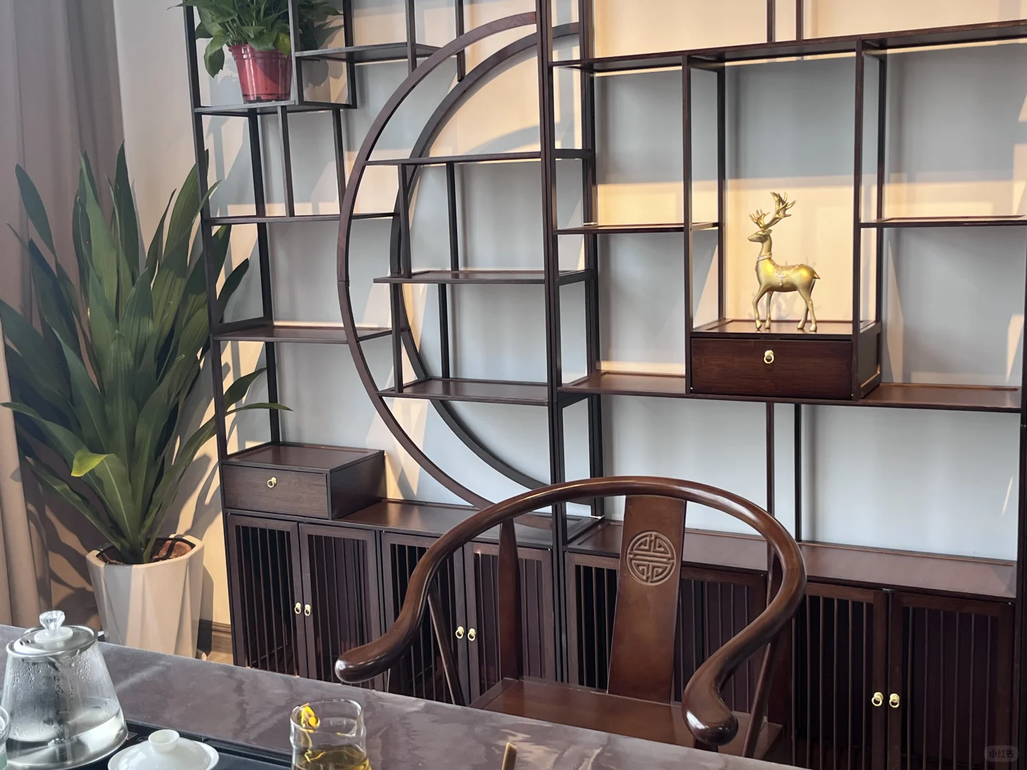 初创公司，无固定工作时间，不坐班可摸鱼