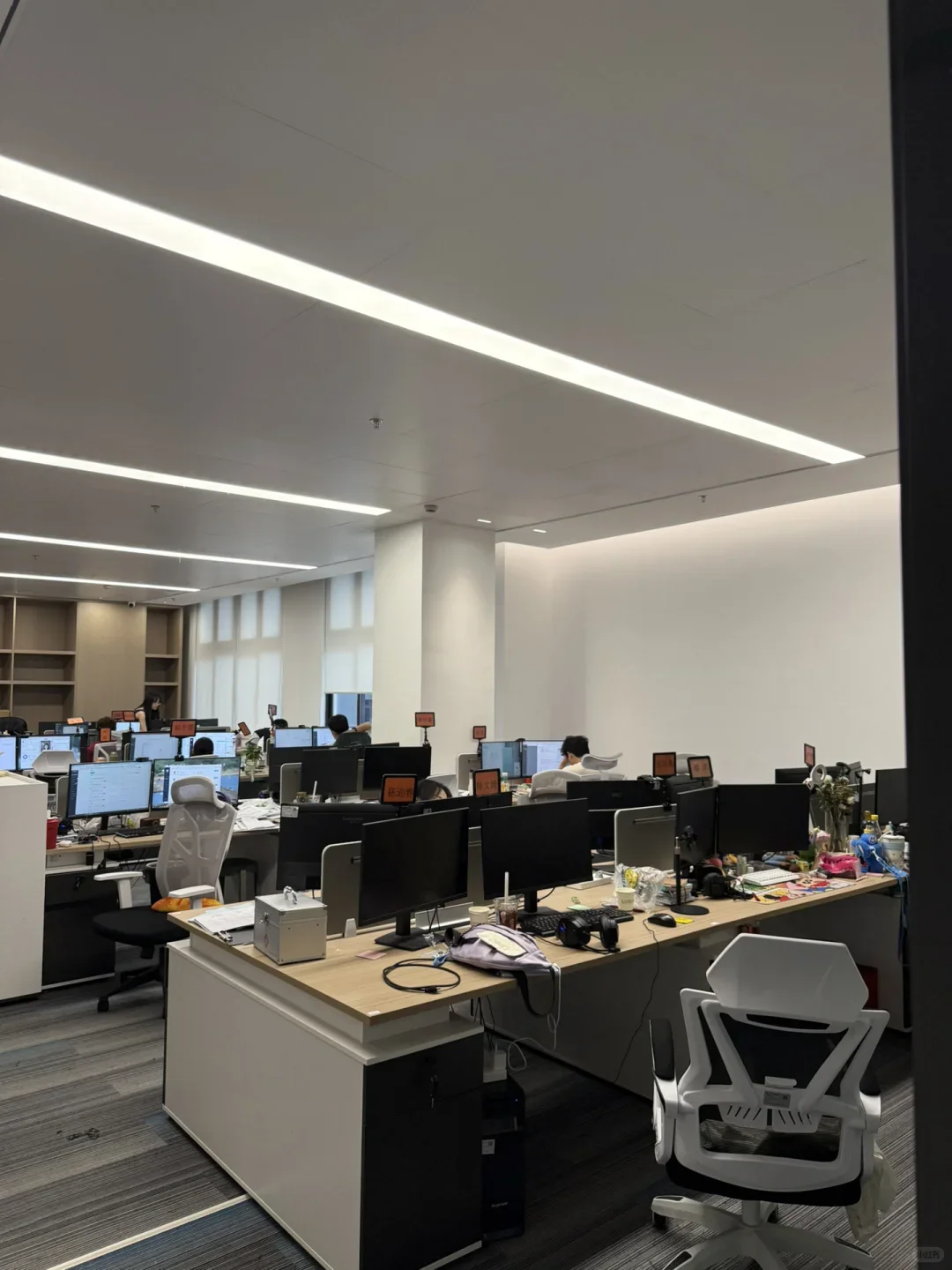 上海初创公司招！双休岗真的没人冲吗[抓狂