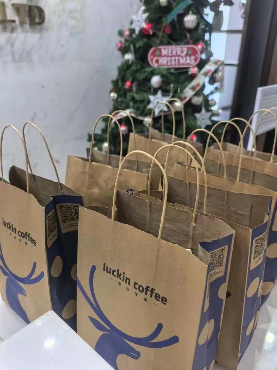 招小白客服 没有经验要求 月休6天