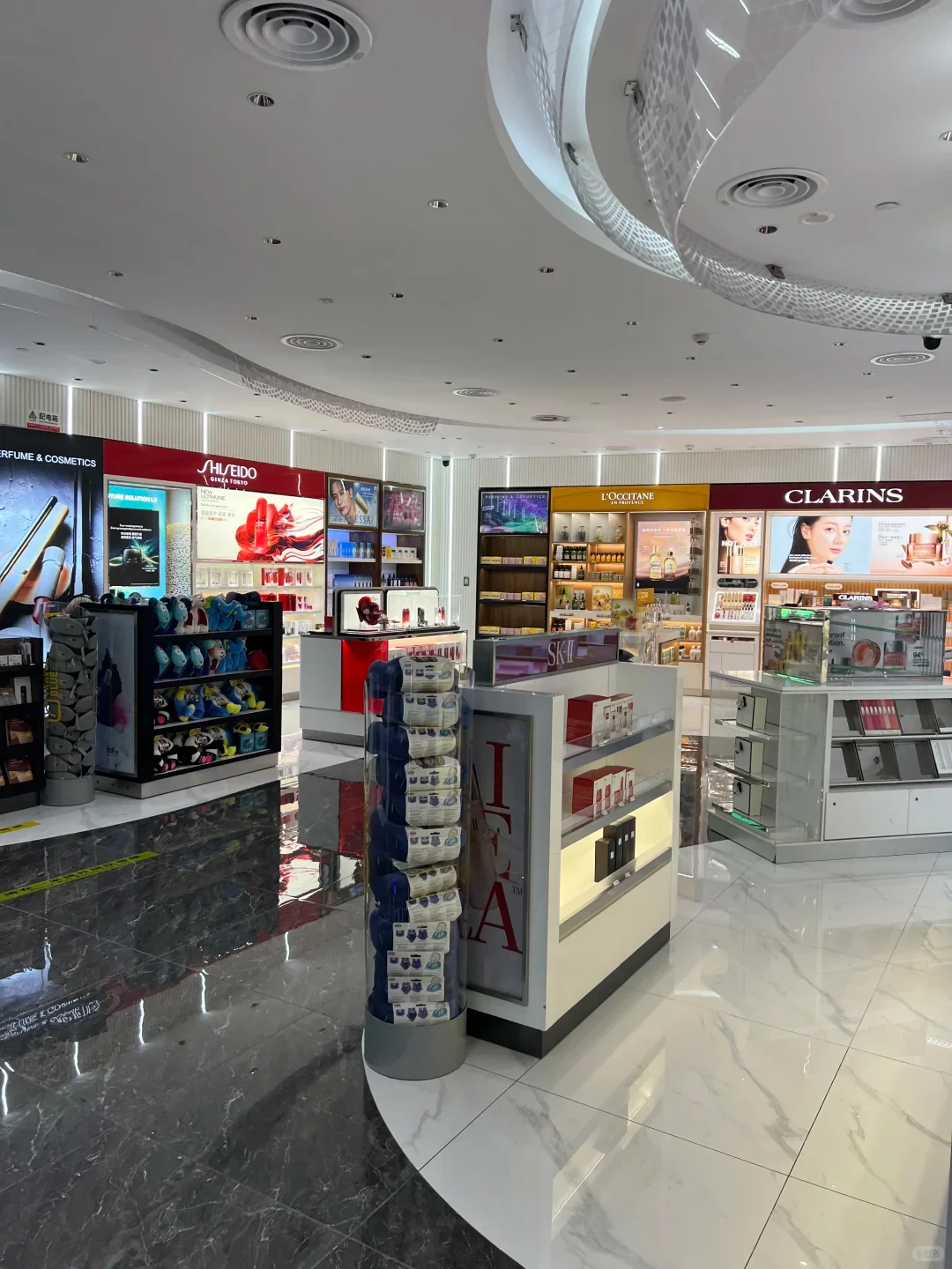 巴南免税店工作实录｜168/时实现美妆自由