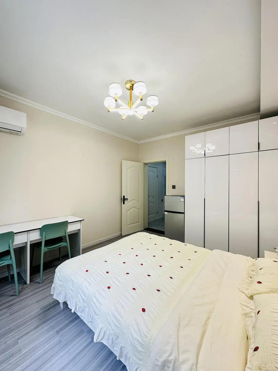 青岛租房直租 市北区 700带阳台 可押一付一