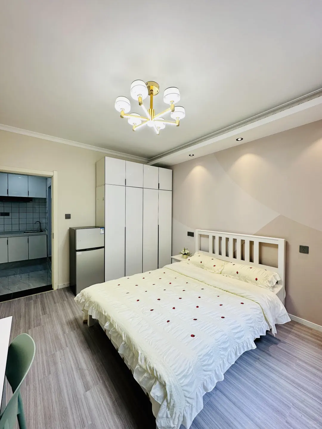 青岛租房直租 市北区 700带阳台 可押一付一