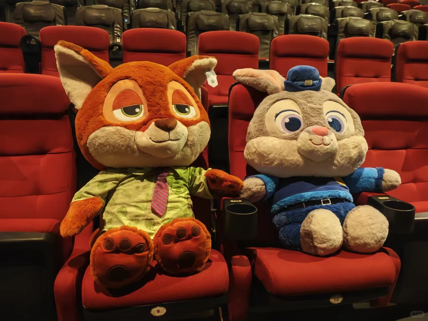 来，一起做zootopia的小员工～