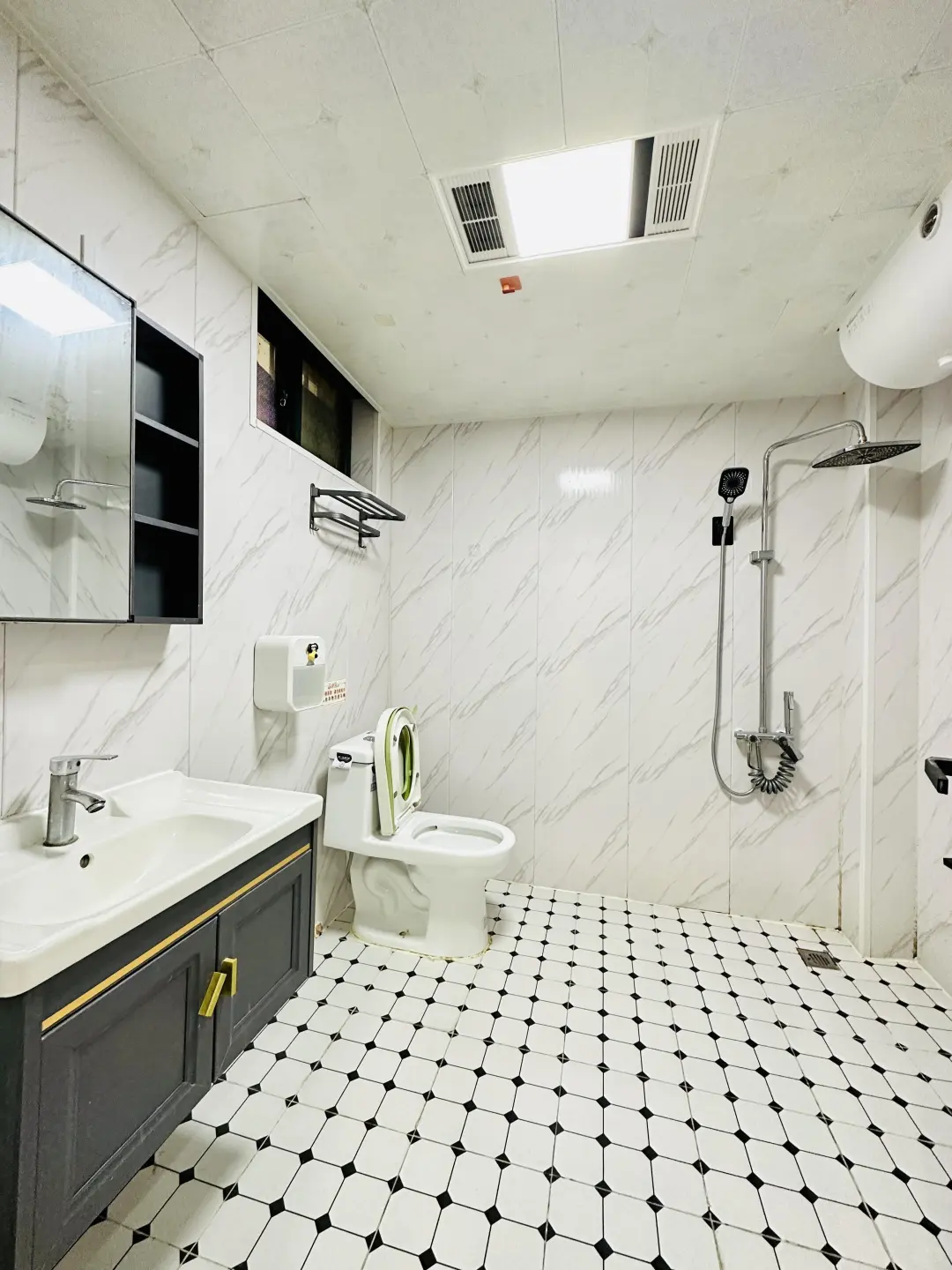 青岛租房直租 市北区 700带阳台 可押一付一