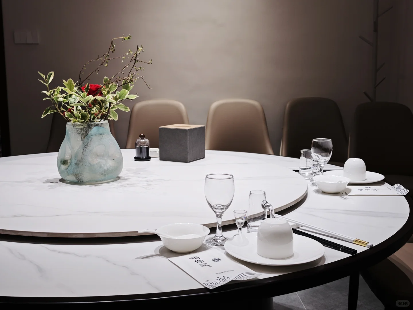 上饶市龙潭湖公园附近中餐厅招服务员