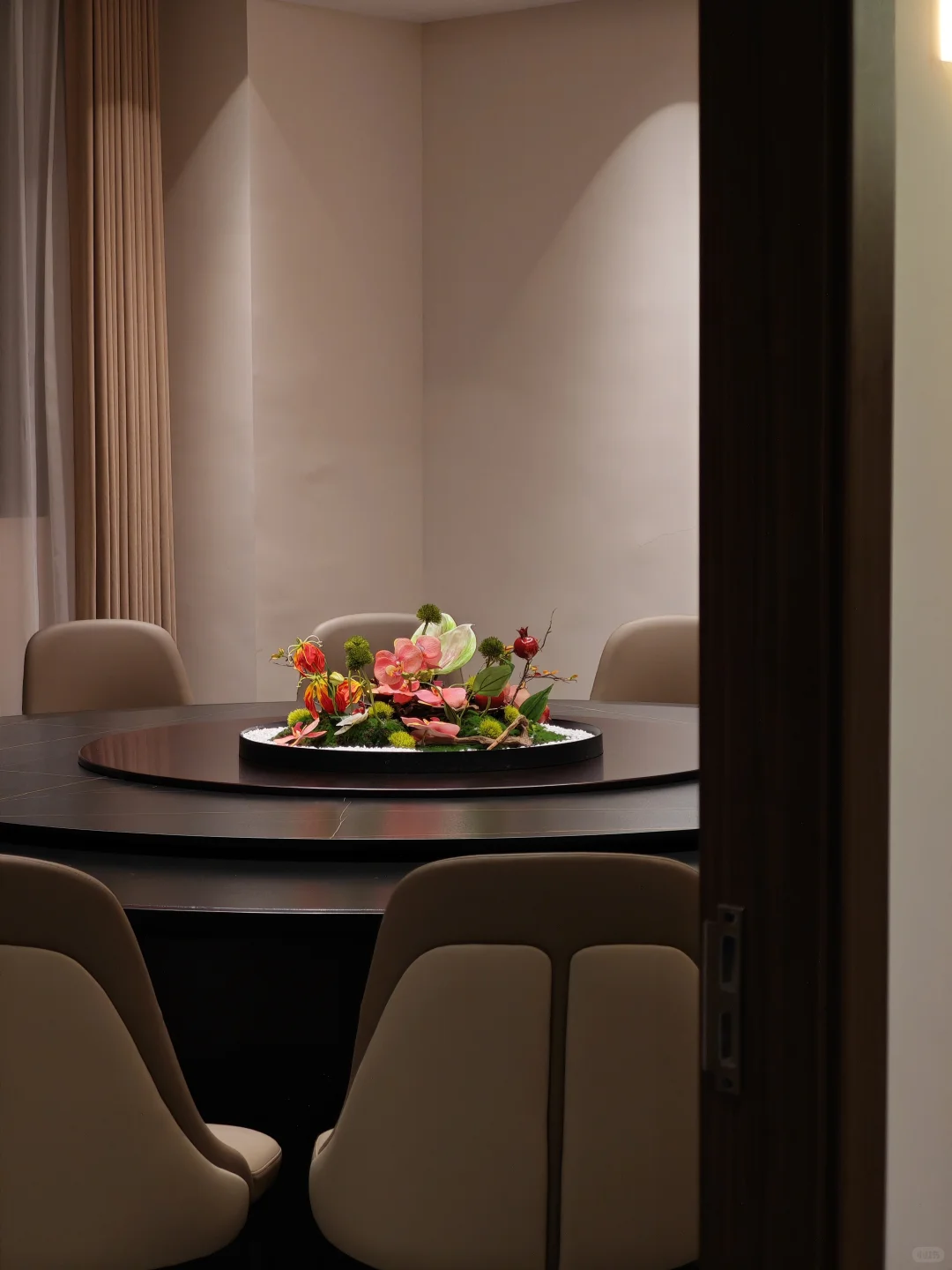 上饶市龙潭湖公园附近中餐厅招服务员