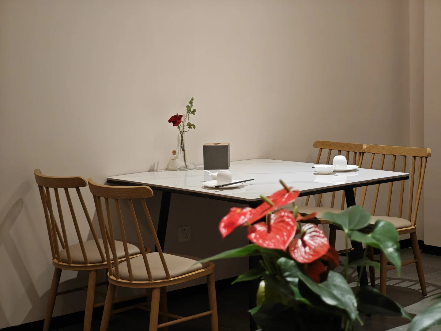 上饶市龙潭湖公园附近中餐厅招服务员