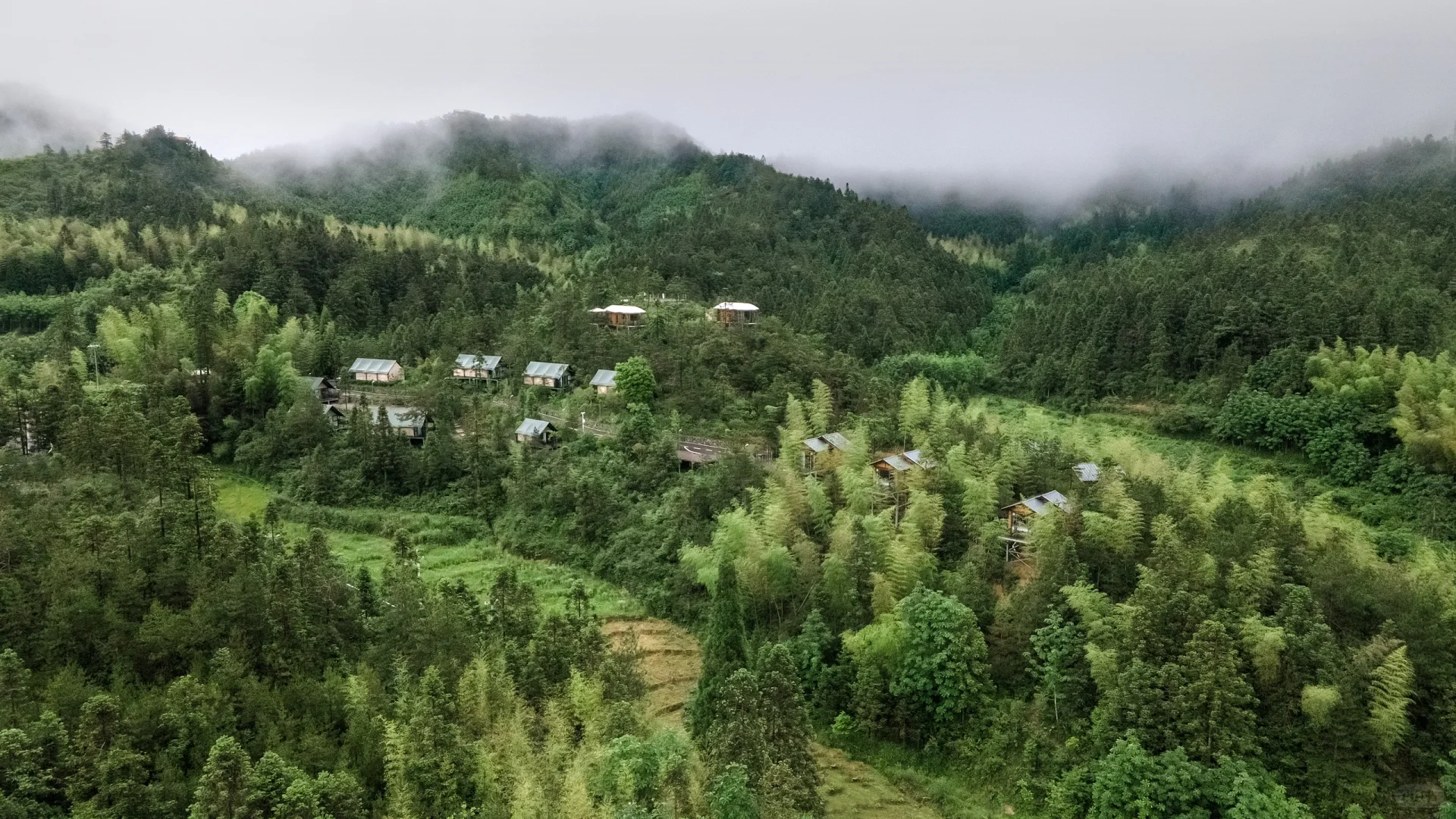 进厂不如进山！湖南郴州民宿招募贴