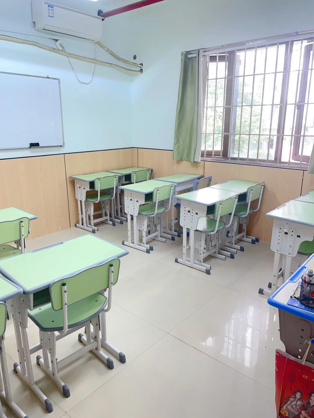 招聘3年级托管老师一名