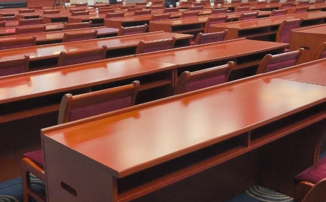 招聘会服两名，石家庄桥西区