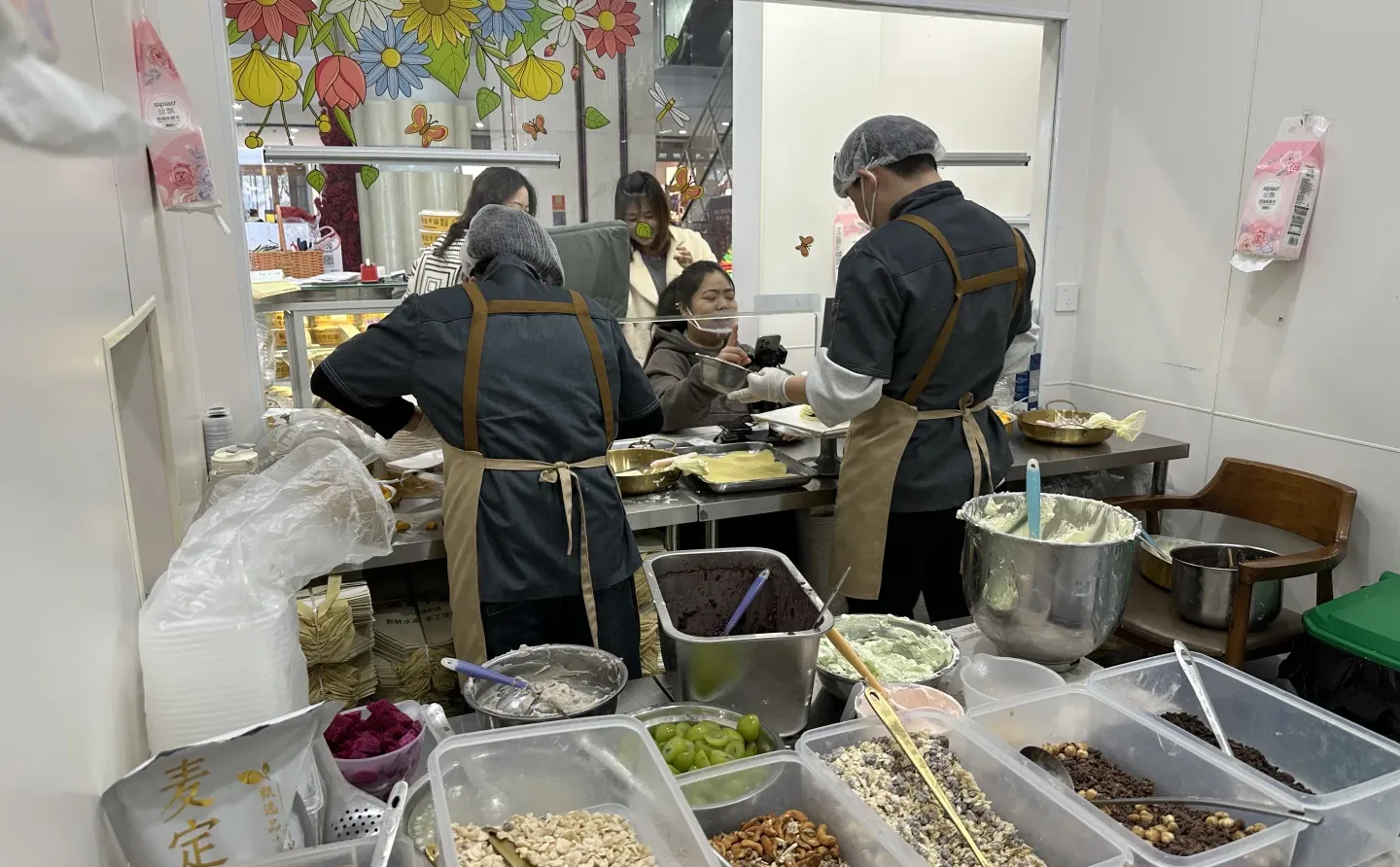 西安抱走千层直招实习主播，没经验也能做