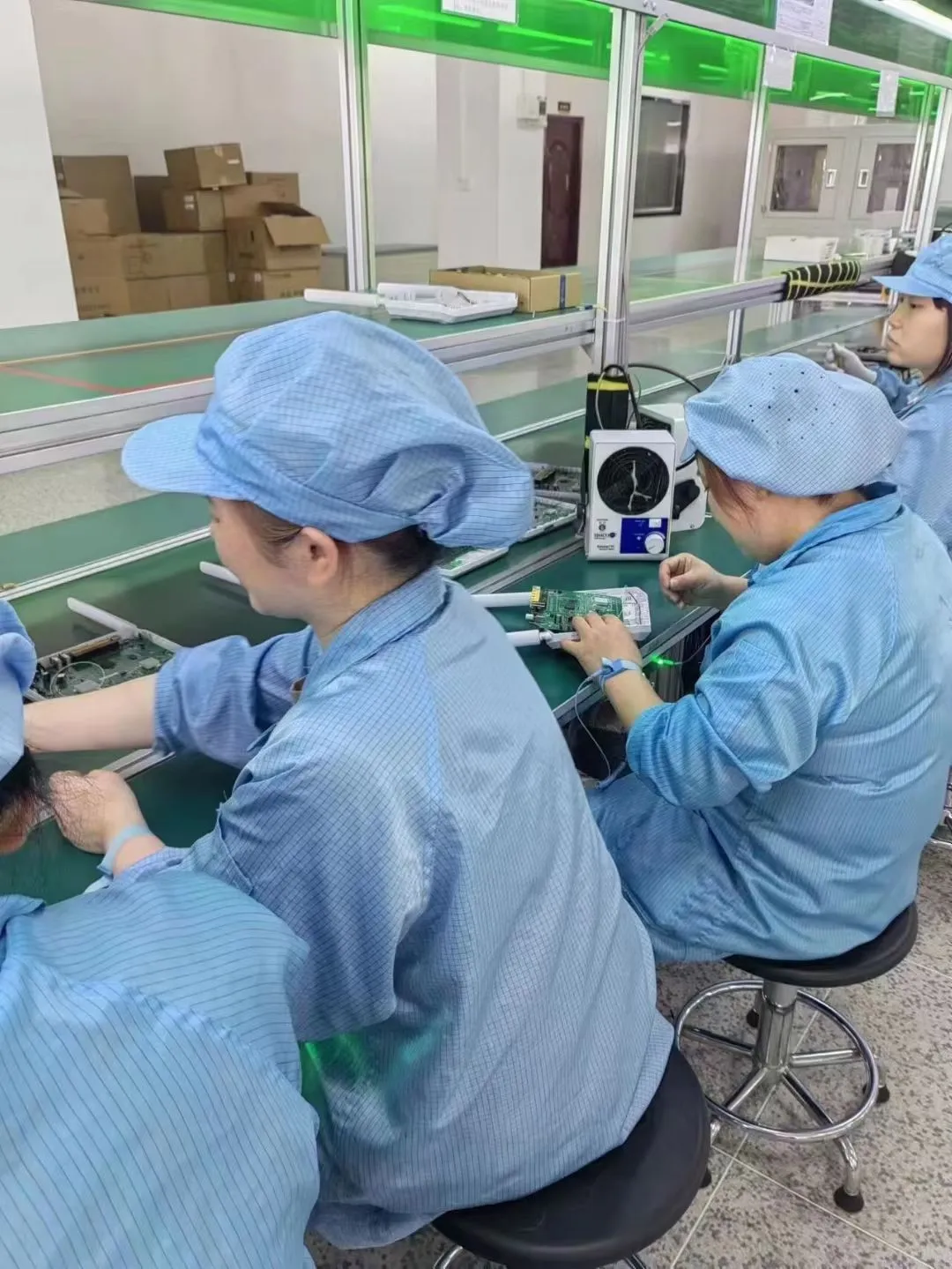 长白班，坐班，静电服，不体检，不面试