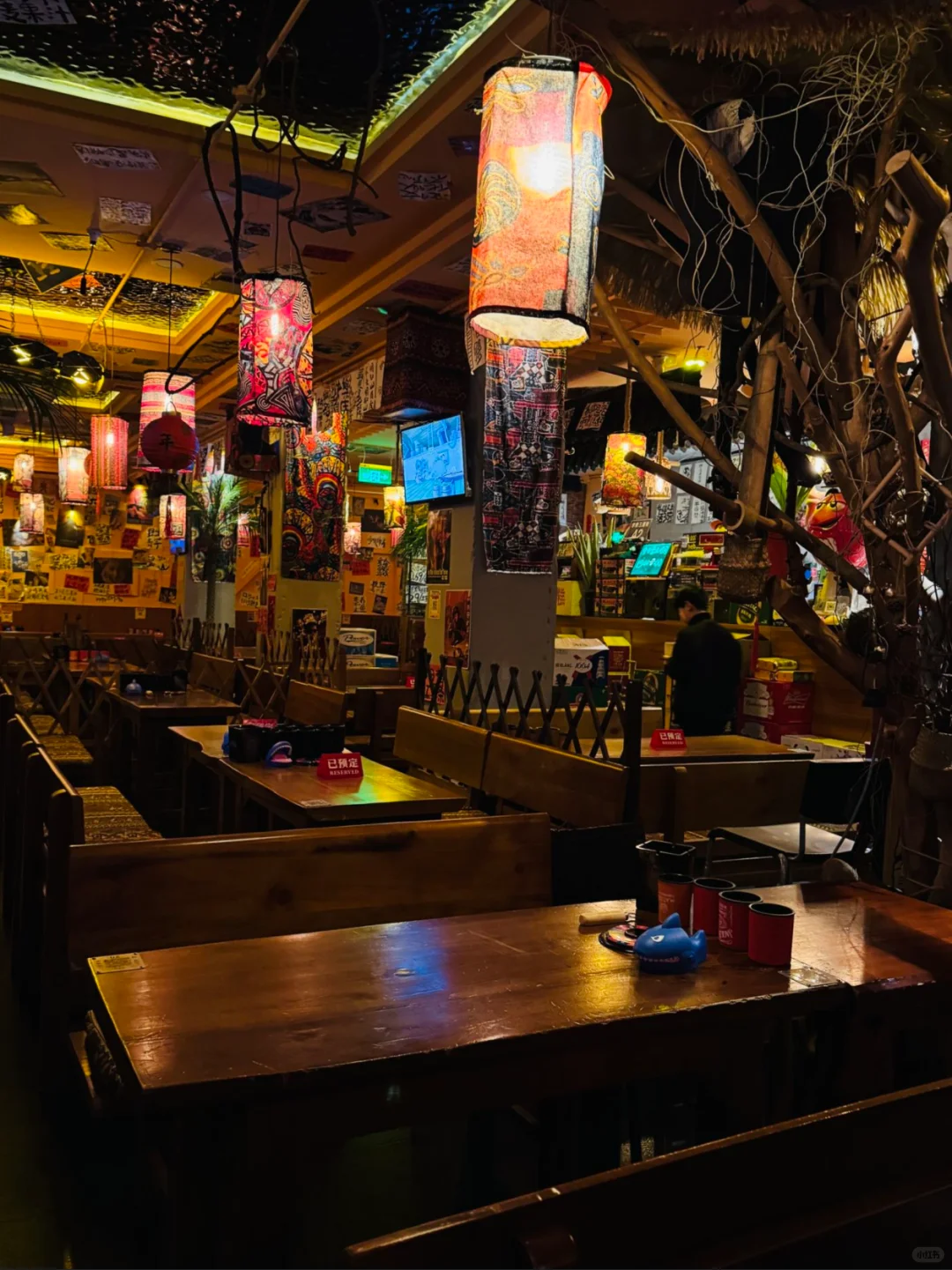 东莞清吧服务员400/天日结🉑短期包吃包住