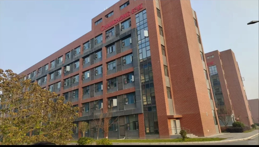 不限民族 16-50，可周预工资可带手机不体检