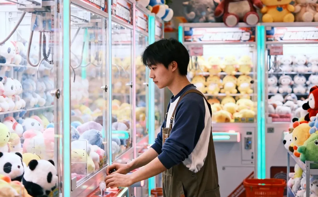 成都兼职：守护熊猫娃娃机