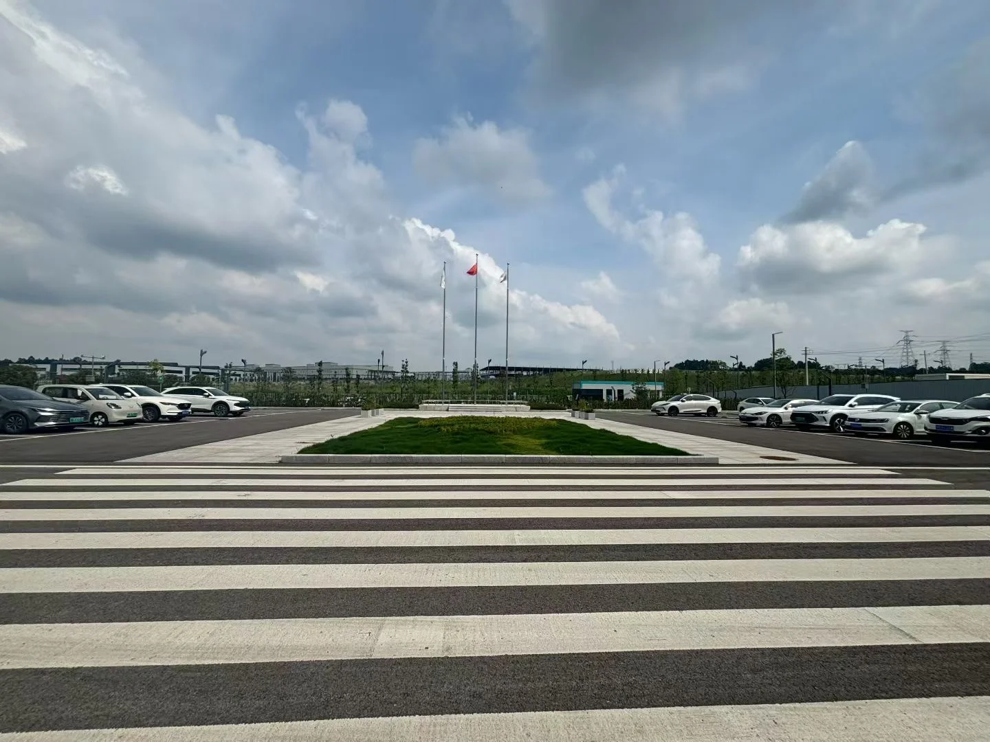 招聘实习生啦～周末双休，五险一金