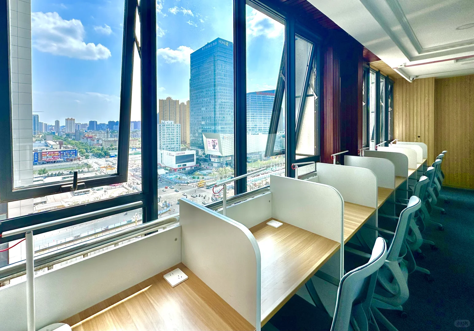 书包客自习室（公元时代城店）招聘管理员