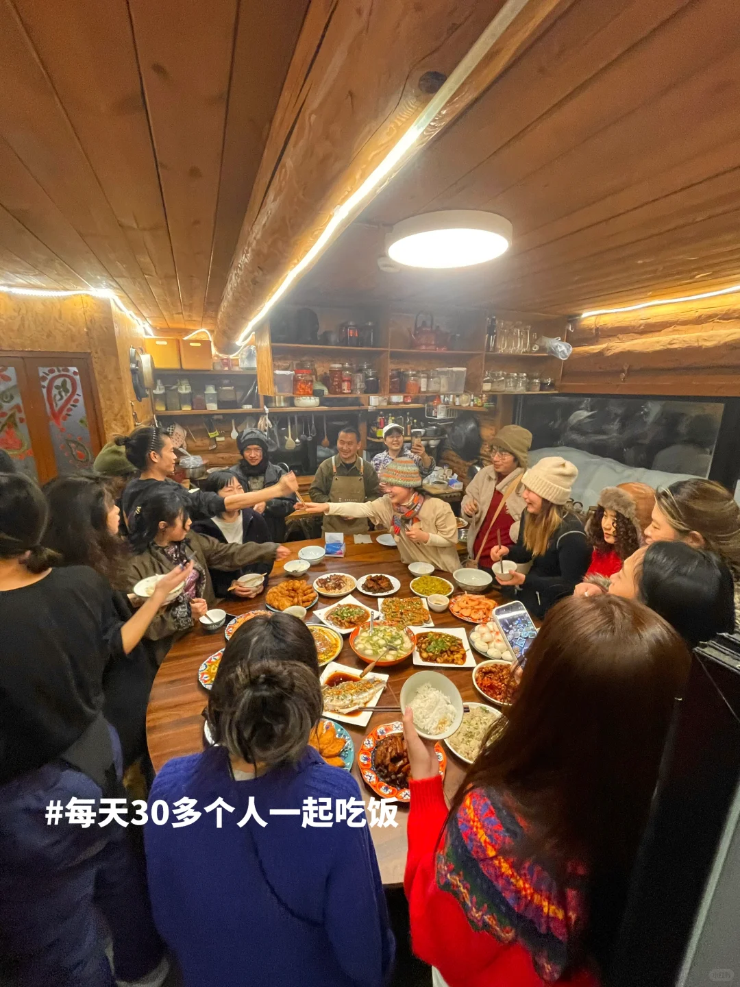 新疆招人，在草原边上班，天天带薪看雪山