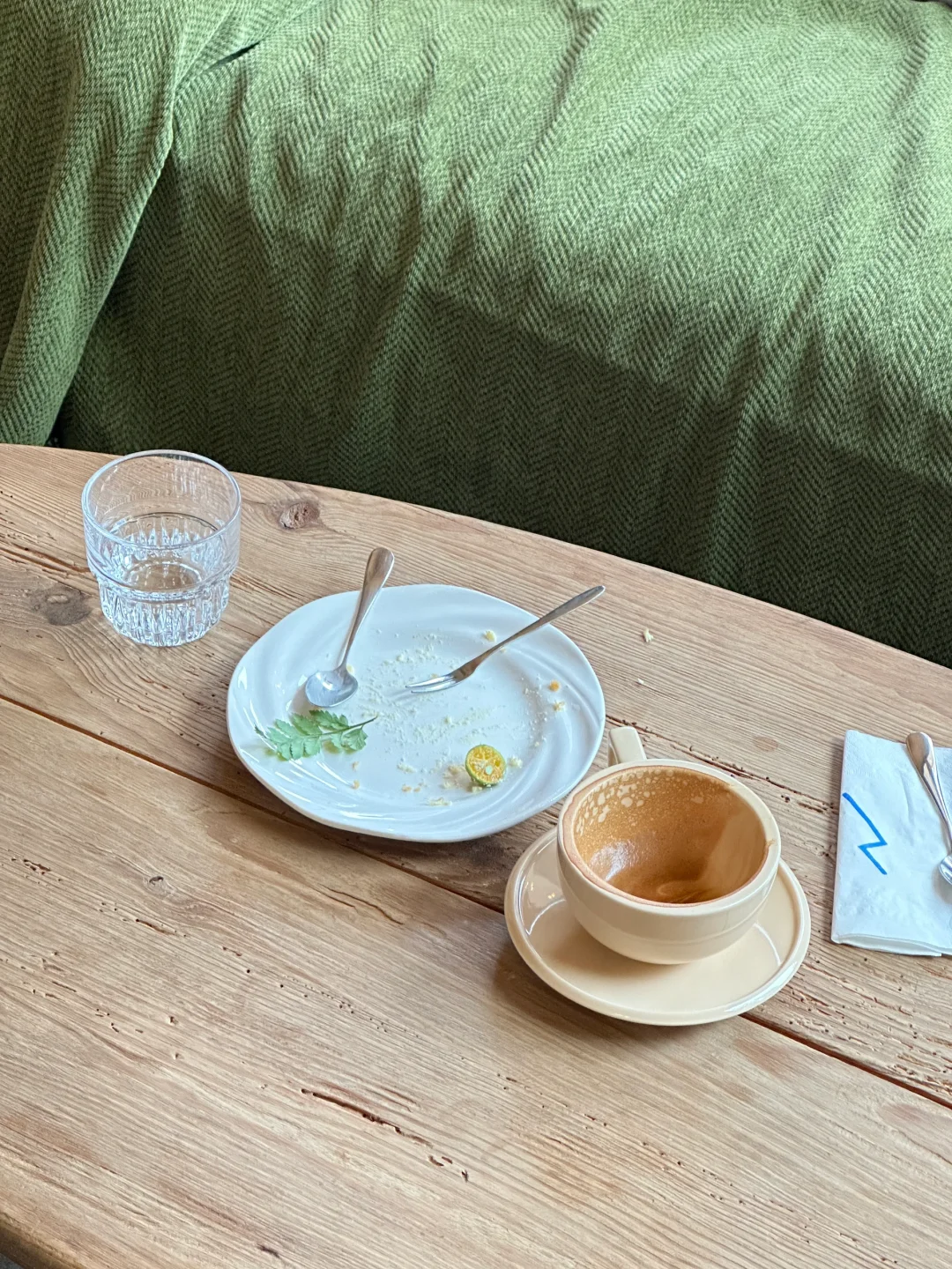 这个时代想找点靠谱的人当同事也不难吧