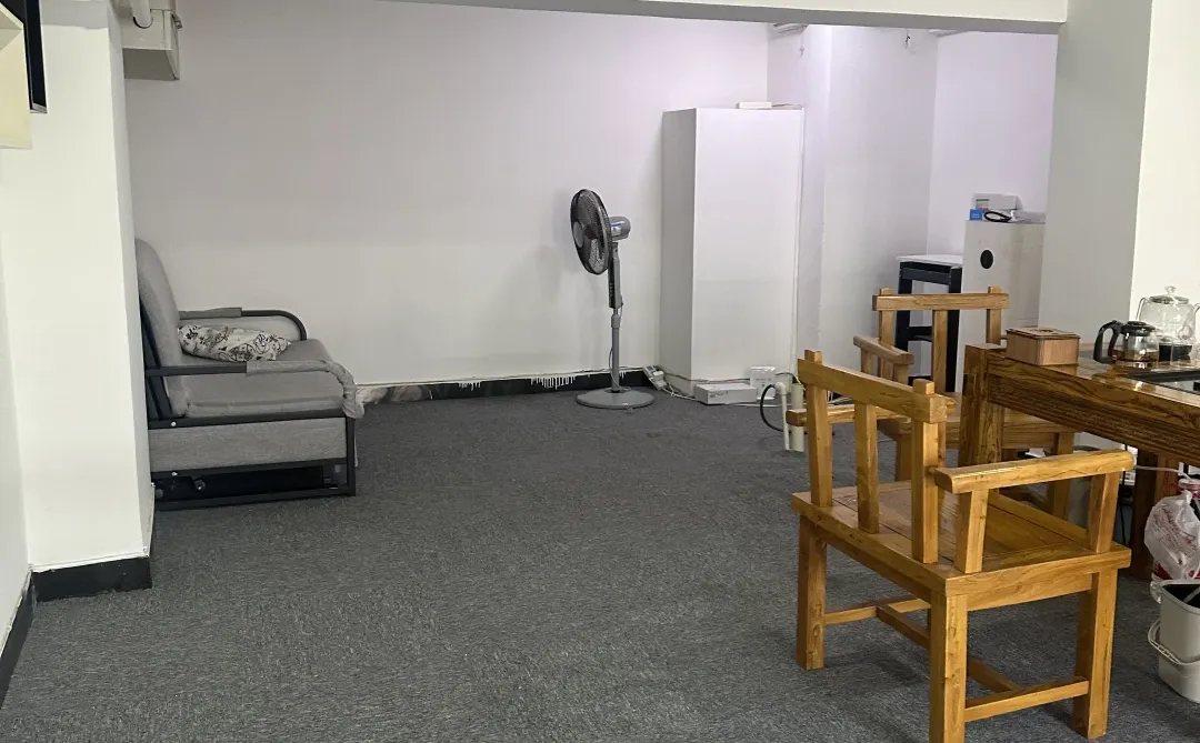 竞秀人事9-6双休不加班性格外向的来