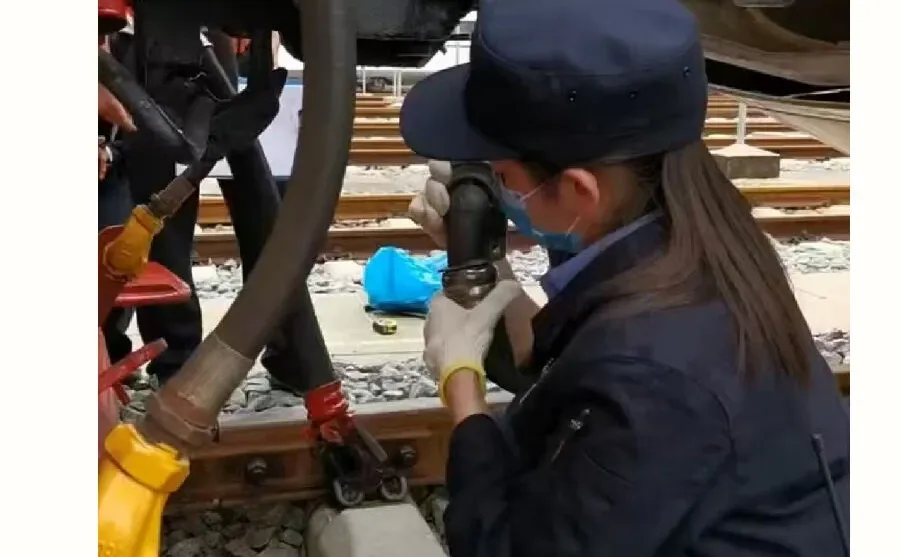 【连结员/调车长】