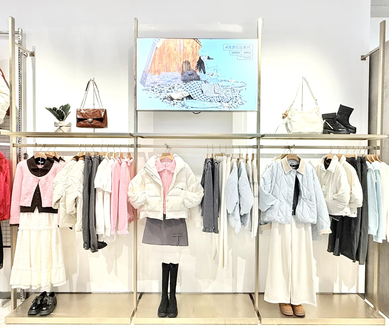 花果园购物中心三福招聘啦(˃ ⌑ ˂ഃ )