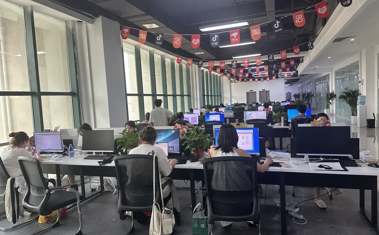 坐标河南信阳 电商 有无经验均可