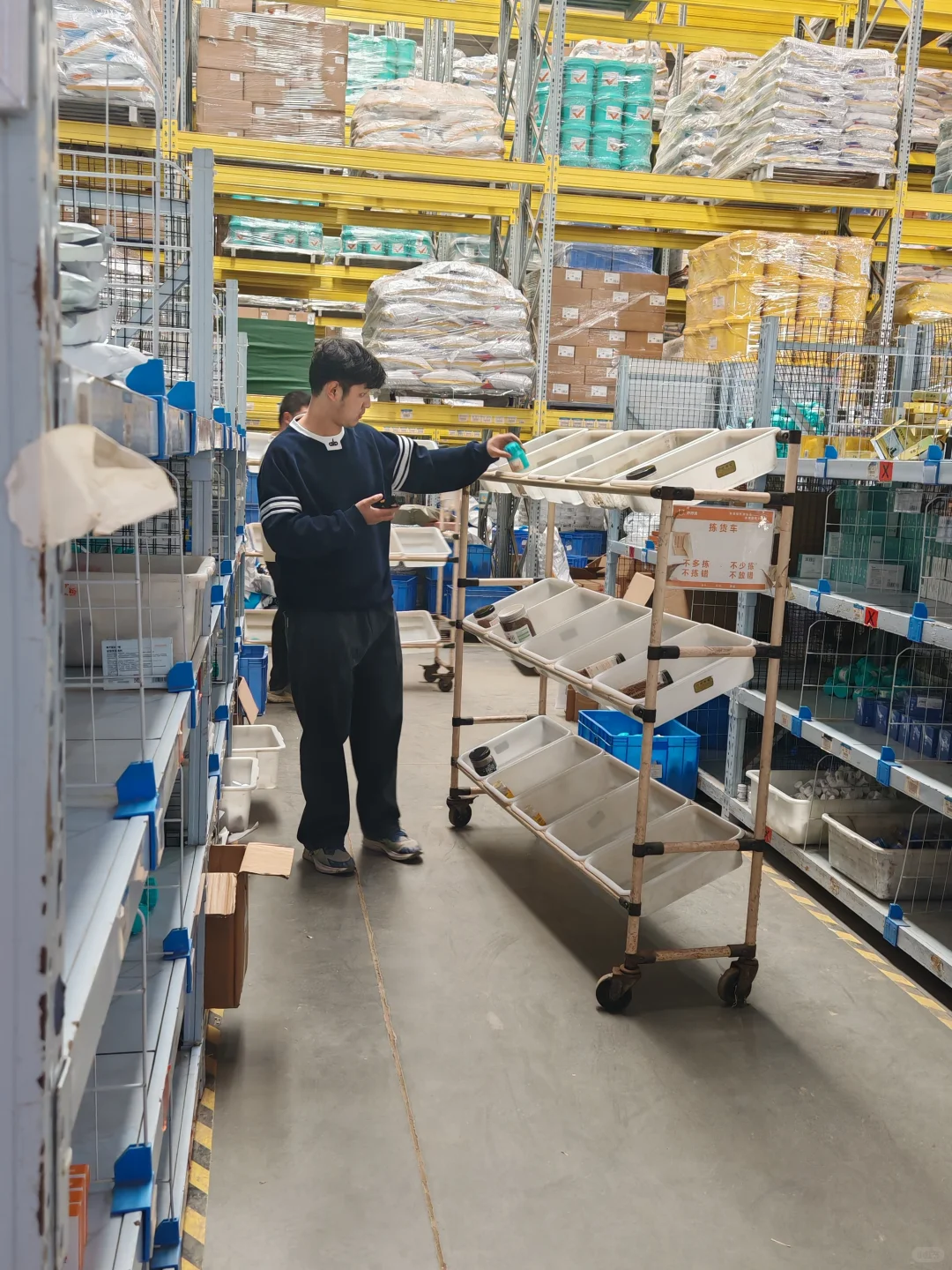 5000+招拣货打包工人