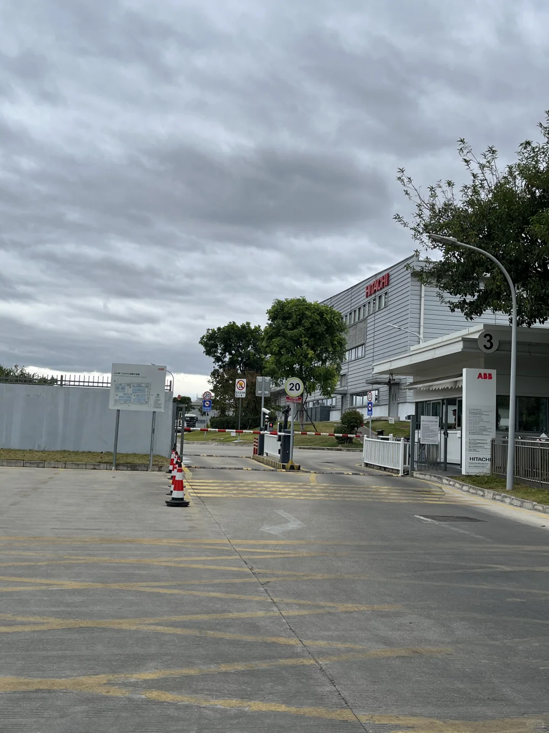 福建厦门！找了家月入8000的厂！包吃包住！