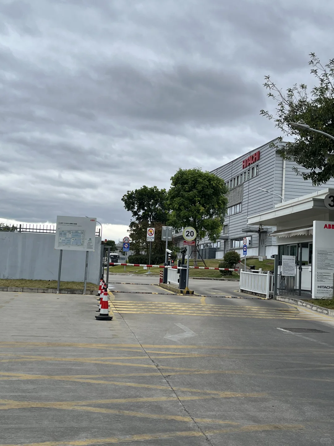 福建厦门！找了家月入8000的厂！包吃包住！